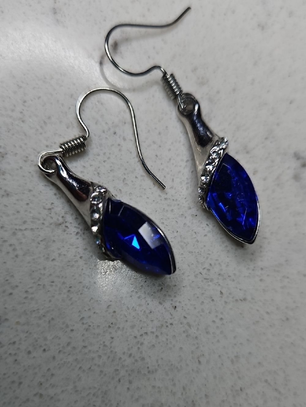 BEAUTIFUL TEARDROP SAPHIRE BLUE FISH HOOK Earrings with TINY CRYSTALS